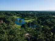 Luxuosa Moradia Renovada com Piscina na Herdade da Aroeira