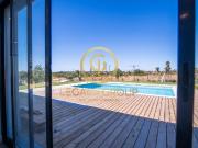 Luxuosa Moradia t4 com piscina e jardim Quarteira