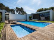 Luxuosa Moradia T4 com Piscina e Vista Panorâmica em Lousada