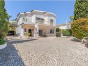 Luxuosa Moradia T5 com Vista Mar em Lagos