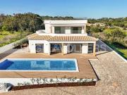 Luxuosa Moradia V4 no Campo prxima do Carvoeiro