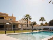 Luxuosa moradia V5 com piscina, ginásio e jacuzzi na...