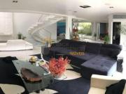 Luxuosa residência em condomínio à venda em São Bernardo...