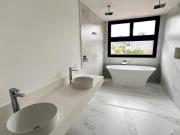 Luxuoso apartamento com vista livre e definitiva para o...
