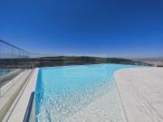 Luxuoso apartamento T2 na Infinity Tower em Campolide