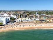 Luxuoso apartamento T3 novo em frente à Praia de...