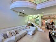 LUXUOSO SOBRADO COM 4 DORMITÓRIOS E 3 SUÍTES NO CORAÇÃO...