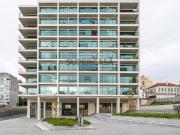 Luxuoso T3 Novo com 3 Suites, Varandas e Box para 2...