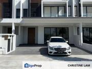 Luxura Residence @ twentyfive.7