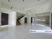 Luxura Residence @ twentyfive.7