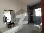 Luxuries 1000 sq Yards Villa with Designer Kitchen,...