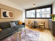 Luxuriös möblierte Citywohnung in Top Lage, mitten im 7....