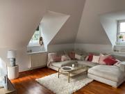 Luxuriöse 2,5 Zimmer Dachwohnung in zentraler Top Lage