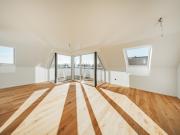 LUXURIÖSE DACHGESCHOSSWOHNUNG MIT TRAUMHAFTEM PANORAMABLICK