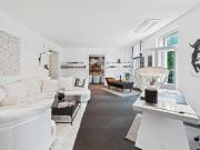 Luxuriöse, komplett möblierte Designerwohnung mit Balkon...