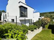 Luxuriöse Stadtvilla in den historischen Hameau Hills