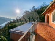 LUXURIÖSE VILLA MIT SWIMMINGPOOL UND HERRLICHEM SEEBLICK