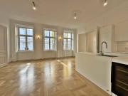 Luxuriöser ERSTBEZUG Stilaltbau im Servitenviertel