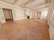 LUXURIÖSES 160 m² ARCHITEKTENRENOVIERTES ALTBAU BÜRO!