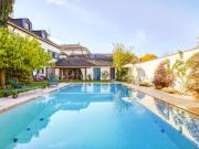 Luxuriöses Anwesen mit Pool