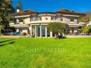 Luxuriöses Anwesen mit Swimmingpool und...