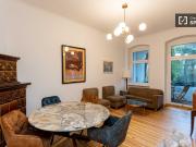Luxuriöses Apartment mit 2 Schlafzimmern und Wohnzimmer