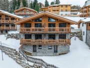 Luxuriöses Doppelhaushälfte mit 5 Zimmern und Garten...