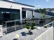 Luxuriöses Einfamilienhaus mit Gewerbehalle am Rande von...