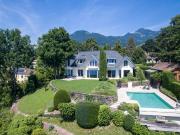 Luxuriöses Haus mit Seeblick