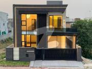 Luxurious 10 marla house for sale in bahria town lahore