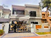 Luxurious 10 Marla House In Bahria Phase 2