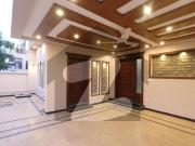 Luxurious 10 Marla House With Complete Basement For Sale...