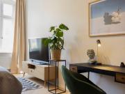 Luxurious 115 m² apartment in an old building with smart...