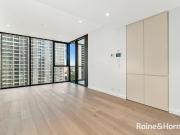 Luxurious 1 Bedroom Apartment in the Prestigious Darling...