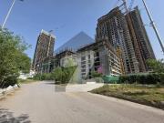 Luxurious 2 Bed, Top Floor Apartment In Goldcrest Views...