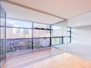 Luxurious 2 Bed with study area at the Heart of Sydney CBD