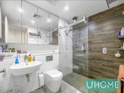 Luxurious 2 Bedroom Apartment in Prestigious Esprit Building