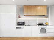 Luxurious 2 Bedroom Apartment in South Melbourne's...