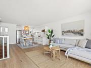 Luxurious 2 Bedroom Apartment in Terrigal Fully...
