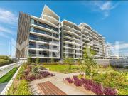 LUXURIOUS 2 BEDROOM APARTMENT WITH PARKING IN THE...
