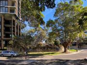 Luxurious 2 bedroom apartment with Study & Courtyard