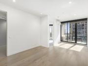 Luxurious 2 Bedroom Apartment with Water Views & Resort...