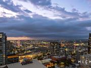 Luxurious 32nd Floor Apartment with Spectacular Views
