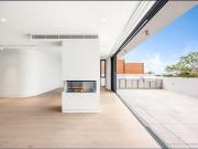 LUXURIOUS 3 BEDROOM APARTMENT