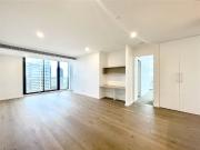 Luxurious 3 Bedroom Apartment at Melbourne Grand!