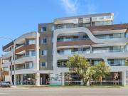 Luxurious 3 Bedroom Apartment With Unobstructed Water Views