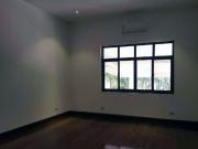 Luxurious 3 Bedroom House for Sale in Forbes Park,...