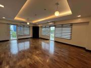 Luxurious 3 Bedroom Unit with Balcony and Parking Lot at...