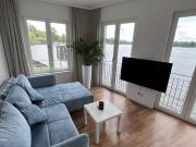 Luxurious 3 room dream apartment with lake view