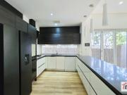 LUXURIOUS 4 BEDROOM BEACHSIDE TWO STOREY HOME